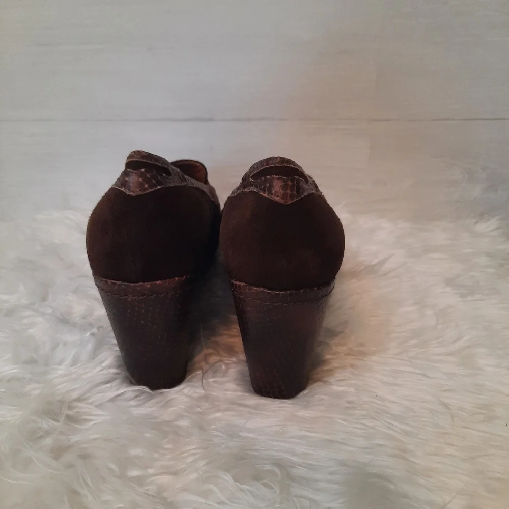 Donald J. Pliner Brown Suede Wedge Loafers size 7